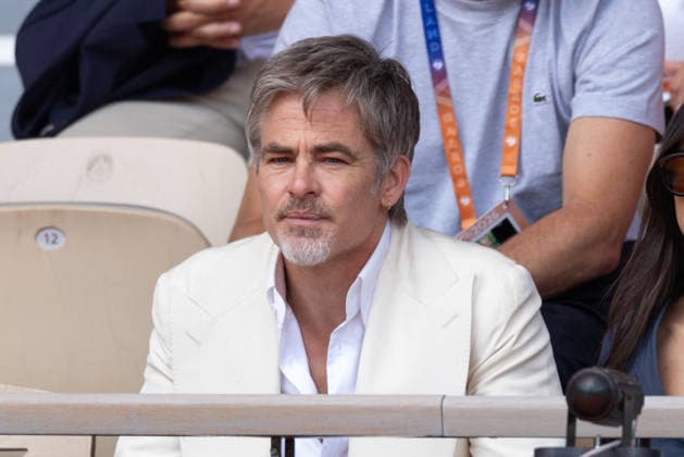 2026 French Open - Celebrities In Stand Day 9 NB Chris Pine and girlfriend Keana Sky Wenger in stand day 9 during the 2026 French Open at Roland Garros on June 01, 2026 in Paris, France. Photo by Nasser Berzane ABACAPRESS.COM  Copyright: xBerzanexNasser ABACAx