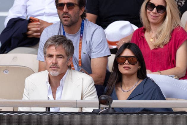 2026 French Open - Celebrities In Stand Day 9 NB Chris Pine and girlfriend Keana Sky Wenger in stand day 9 during the 2026 French Open at Roland Garros on June 01, 2026 in Paris, France. Photo by Nasser Berzane ABACAPRESS.COM  Copyright: xBerzanexNasser ABACAx