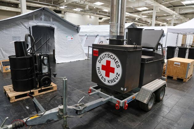 Interschutz 2026 - Presserundgang Mobiles Feldkrankenhaus Mit dem mobilen Feldkrankenhaus kann das DRK dort helfen, wo die Not am größten ist. Feldkrankenhaus auf der Weltleitmesse für die Bereiche Rettungsdienst, Brand- bzw. Katastrophenschutz und Sicherheit. Hannover, Niedersachsen, DEU, Deutschland, 01.06.2026 *** Interschutz 2026 Press tour Mobile field hospital With the mobile field hospital, the German Red Cross can help where the need is greatest Field hospital at the worlds leading trade fair for rescue services, fire and disaster control and safety Hanover, Lower Saxony, DEU, Germany, 01 06 2026