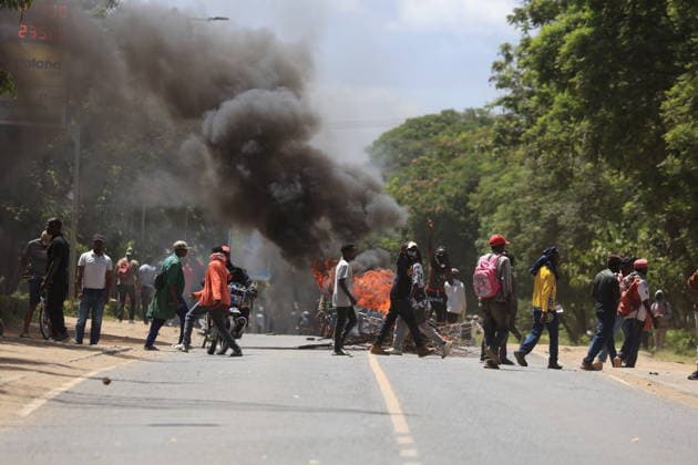Protesters demonstrate the Ebola treatment center established or Americans in Kenya NANYUKI, KENYA - JUNE 1: Protesters march toward the entrance of Laikipia Air Base and chant slogans during a demonstration against plans to establish an Ebola quarantine facility for U.S. citizens diagnosed with Ebola in Nanyuki, Kenya, on June 1, 2026. Lucas Mukasa Anadolu Nanyuki Kenya. Editorial use only. Please get in touch for any other usage.  Copyright: x2026xAnadoluxLucasxMukasax