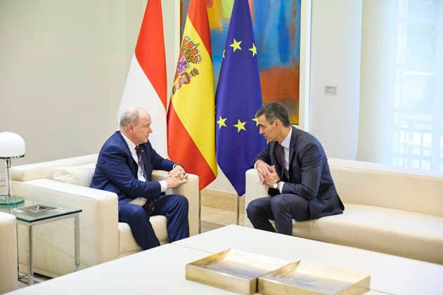 Sánchez receives the Prince of Monaco, Albert II The President of the Government, Pedro Sánchez d , receives the Sovereign Prince of the Principality of Monaco, Albert II i , at the La Moncloa Complex, on June 1, 2026, in Madrid Spain The official audience is part of the Grimaldi monarchs two-day state visit to the country, scheduled to commemorate the 150th anniversary of diplomatic relations between Spain and Monaco 01 JUNE 2026 Jesús Hellí Madrid Madrid Madrid Espana  Copyright: xJesusxHellinx 7564421