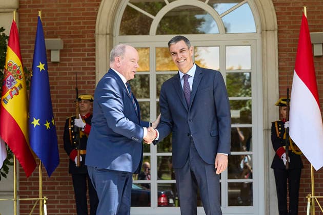 Sánchez receives the Prince of Monaco, Albert II The President of the Government, Pedro Sánchez d , receives the Sovereign Prince of the Principality of Monaco, Albert II i , at the La Moncloa Complex, on June 1, 2026, in Madrid Spain The official audience is part of the Grimaldi monarchs two-day state visit to the country, scheduled to commemorate the 150th anniversary of diplomatic relations between Spain and Monaco 01 JUNE 2026 Jesús Hellí Madrid Madrid Madrid Espana  Copyright: xJesusxHellinx 7564425