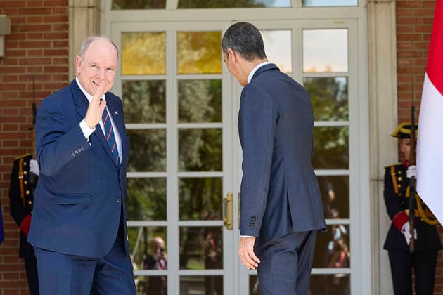 Sánchez receives the Prince of Monaco, Albert II The President of the Government, Pedro Sánchez d , receives the Sovereign Prince of the Principality of Monaco, Albert II i , at the La Moncloa Complex, on June 1, 2026, in Madrid Spain The official audience is part of the Grimaldi monarchs two-day state visit to the country, scheduled to commemorate the 150th anniversary of diplomatic relations between Spain and Monaco 01 JUNE 2026 Jesús Hellí Madrid Madrid Madrid Espana  Copyright: xJesusxHellinx 7564429