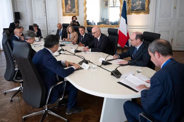 Choose France Business Summit - Paris French President Emmanuel Macron and French Economy Minister Orland Lescure during the « Choose France Summit » at the Chateau de Versailles in Versailles, near Paris, France, June 1, 2026. Photo by Eliot Blondet ABACAPRESS.COM Paris France France  Copyright: xBlondetxEliot ABACAx
