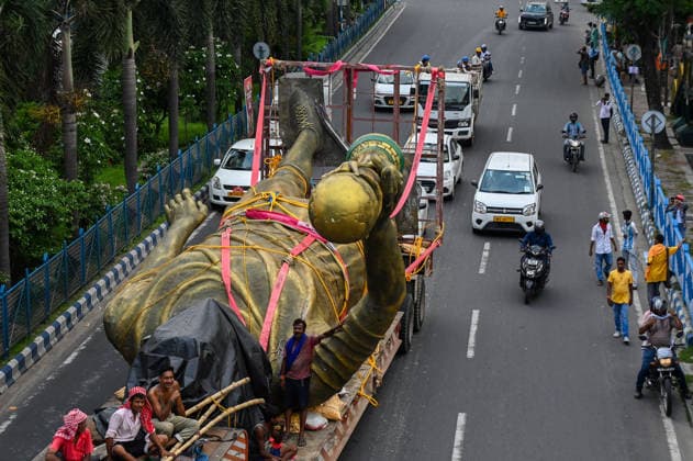 KOLKATA, INDIA - JUNE 1: Public Works Department (PWD) authorities brought down and took away the 70-foot fibreglass statue of Argentine football legend Lionel Messi from Lake Town after local residents reported that it was swaying in strong winds on June 1, 2026 in Kolkata, India. Lionel Messi virtually unveiled his statue in Kolkata s Lake Town area (Sree Bhumi Sporting Club) in December 2025. (Photo by Samir Jana Hindustan Times) 70 Foot Statue Of Footballer Lionel Messi Taken Down Due To Safety Concerns In Kolkata