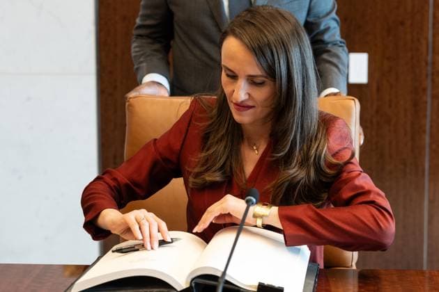 June 1, 2026, New York, New York, USA: Oana-Silvia Toiu, Minister for Foreign Affairs of Romania signs guest book as she meets with Secretary-General Antonio Guterres at UN Headquarters in New York, NY on June 1, 2026. New York USA - ZUMAr339 20260601_znp_r339_001 Copyright: xLevxRadinx