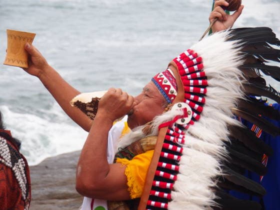 June 1, 2026, Lima, Lima, Peru: A shaman playing a conch shell when ahead of the election runoff, shamans and healers in Peru performed an ancestral ceremony of spiritual integration at a rocky outcrop known as Salto del Fraile (Friar s Leap) on the beaches of Lima, with the purpose of invoking social peace during the democratic process. The runoff election will be held on June 7 between Keiko Fujimori of Fuerza Popular (Popular Force) and Roberto SoÂ¡nchez of Juntos por el Pero Lima Peru - ZUMAg240 20260601_zip_g240_008 Copyright: xCarlosxGarciaxGranthonx