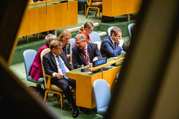 (L-R) Johann Wadephul (CDU), Bundesaussenminister, und Ricklef Beutin, Deutscher Botschafter in New York, aufgenommen in der General Assembly der Vereinten Nationen in New York City, 29.05.2026. Der Minister reist in die USA fuer die Wahl zum nichtstaendigen Sitz im Sicherheitsrat der Vereinten Nationen. Fotografiert im Auftrag des Auswaertigen Amtes New York City Vereinigte Staaten von Amerika *** L R Johann Wadephul CDU , Federal Foreign Minister, and Ricklef Beutin, German Ambassador in New York, photographed at the General Assembly of the United Nations in New York City, 29 05 2026 The Minister travels to the USA for the election to the non-permanent seat on the United Nations Security Council Photographed on behalf of the Federal Fo Copyright: xJulianexSonntag AAx