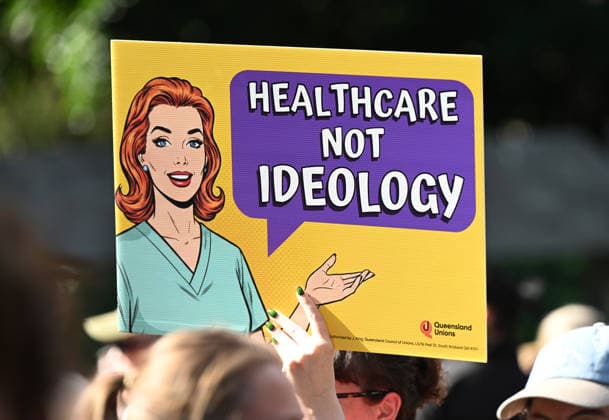 QLD NURSES RALLY, Nurses, midwives and pro-choice supporters are seen during a protest against the Katter Australian Party action to block expanded access to early pregnancy medical termination at the City Botanic Gardens in Brisbane, Tuesday, June 2, 2026. ( NO ARCHIVING Brisbane Queensland Australia  Copyright: xDarrenxEnglandx 20260602169167639105