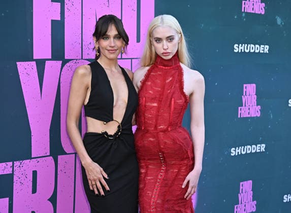 ˜Find Your Friends™ Los Angeles Special Screening Izabel Pakzad and Chloe Cherry arriving to the Los Angeles special screening of Find Your Friends at the Vista Theatre on June 1, 2026 in Los Angeles, CA. Los Angeles Vista Theatre California USA Copyright: xStarbuck xAFF-USA.COMx