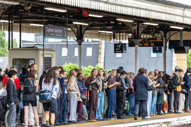 June 2, 2026, London, UK: London, UK. Long queues on the Overground platforms at Clapham Junction south-west London as commuters try to circumvent the 24 hour tube strike this morning. Members of the RMT Union have walked out over a dispute with TFL to introduce a 4 day week. Another 24 hour strike is set for Thursday with the Circle Line, Piccadilly Line Metropolitan Line and Central Line shut down causing major delays on the rest of the Tube network. London UK  - ZUMAl94_ 20260602_zaf_l94_031 Copyright: xAlexxLentatix