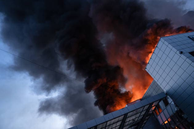 Russian overnight missile and drone attack in Kyiv - 02 Jun 2026 Burning building after a large Russian missile and drone attack in Kyiv. Kyiv Ukraine Copyright: xPatrykxJaraczx xSOPAxImagesx DSC09891