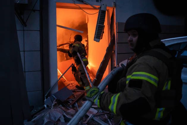 Russian overnight missile and drone attack in Kyiv - 02 Jun 2026 Ukrainian firefighters battle a fire at a heavily damaged commercial building following a Russian overnight missile and drone attack in Kyiv. Kyiv Ukraine Copyright: xPatrykxJaraczx xSOPAxImagesx DSC09959