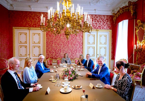 02-06-2026 Palace Queen Maxima and King Willem-Alexander during a meeting with 10 Dutch citizens for an in-depth conversation, about their letters send to the royals, at palace Noordeinde in The Hague. Â  Copyright: xPPEx