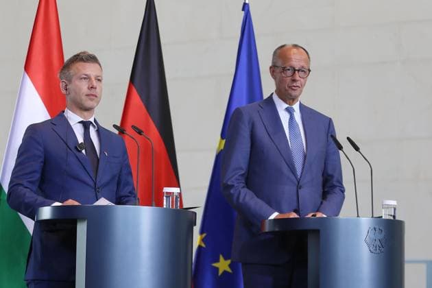 Berlin, Deutschland, 02.06.2026: Bundeskanzleramt: Empfang des Ministerpräsidenten von Ungarn: Péter Magyar und Bundeskanzler Friedrich Merz (CDU) in einer gemeinsamen Pressekonferenz *** Berlin, Germany, 02 06 2026 Federal Chancellery Reception of the Prime Minister of Hungary Péter Magyar and Federal Chancellor Friedrich Merz CDU in a joint press conference Copyright: xdtsxNachrichtenagenturx dts_121706