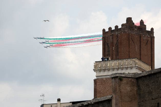 Republic Day Parade - Rome The tricolor arrows are displayed as heads of state and government guests of the Republic Day celebrations attend the traditional military parade along the Imperial Forum in Rome, Italy on June 2, 2026, in the presence of the President of the Republic, as the ceremony pays tribute to the values of the Republic and the Armed Forces in the heart of the Capital in front of Italy s highest institutional offices and international delegations. Photo by Marco Iacobucci IPA ABACAPRESS.COM Rome italia Italy  Copyright: xIacobuccixMarco IPA ABACAx