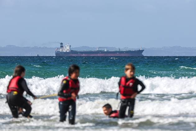 TAGOR PHOTOPQR LE TELEGRAMME Lionel Le Saux CROZON 02 06 2026 CROZON 29 le petrolier Tagor, soupconne de faire partie de la flotille fantome russe, au mouillage ici devant la plage de lAber a Crozon ou des enfants participent a une seance dinitiation au sauvetage en mer Crozon, France, june 2nd 2026 The Russian oil tanker TAGOR, presented as a ship of the Russian ghost fleet, and seized by the French Navy off the Atlantic coast CROZON France  Copyright: xPHOTOPQR LExTELEGRAMME MAXPPPxLionelxLexSauxx 20260602TGB8940 20260602TGB8940