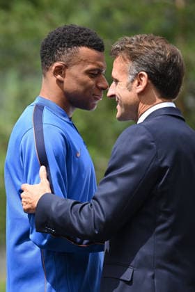 French President Emmanuel Macron Visits National Football Centre Ahead of 2026 FIFA World Cup Kylian Mbappe and Emmanuel Macron French President Emmanuel Macron and First Lady Brigitte Macron visit the National Football Centre in Clairefontaine, near Paris, on June 2, 2026. Ahead of the 2026 FIFA World Cup, the President met players and coaching staff of the France men’s national football team to express his support. He also met members of the France women’s national team as they prepared for upcoming FIFA Women’s World Cup 2027 qualifying matches. Photo by Jeanne Accorsini Pool ABACAPRESS.COM Clairefontaine France  Copyright: xAccorsinixJeanne Pool ABACAx