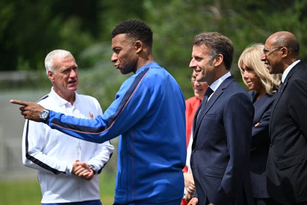 French President Emmanuel Macron Visits National Football Centre Ahead of 2026 FIFA World Cup French head coach Didier Deschamps, Kylian Mbappe Emmanuel Macron and France s Sports Minister Marina Ferrari President of the French Football Federation Philippe Diallo French President Emmanuel Macron and First Lady Brigitte Macron visit the National Football Centre in Clairefontaine, near Paris, on June 2, 2026. Ahead of the 2026 FIFA World Cup, the President met players and coaching staff of the France men’s national football team to express his support. He also met members of the France women’s national team as they prepared for upcoming FIFA Women’s World Cup 2027 qualifying matches. Photo by Jeanne Accorsini Pool ABACAPRESS.COM Clairefonta  Copyright: xAccorsinixJeanne Pool ABACAx