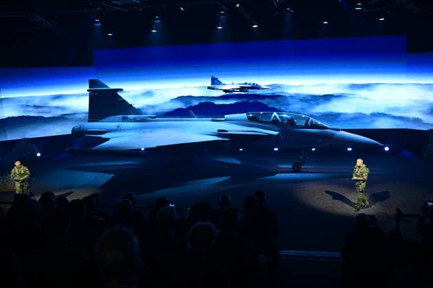 LINKÖPING, SVERIGE 20260602 Det första tvasitsiga exemplaret av stridsflygplanet JAS Gripen F levererades till Brasilien pa Linköping-Saabs flygplats under tisdagen. Redan 2014 tecknade Brasilien kontrakt med svenska Saab om att köpa 36 stycken Jas 39 Gripen-plan. LINKÖPING SVERIGE x10030x *** LINKÖPING, SWEDEN 20260602 The first two-seater JAS Gripen F fighter aircraft was delivered to Brazil at Linköping Saab Airport on Tuesday Already in 2014, Brazil signed a contract with Swedish Saab to purchase 36 Jas 39 Gripen aircraft LINKÖPING SWEDEN x10030x  Copyright: xJonasxEkströmer TTx JAS GRIPEN F BRASILIEN 4X4YIdCChY4