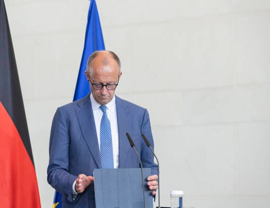 Friedrich Merz EUR, Deutschland, Berlin, 02.06.2026: Pressekonferenz nach den Gespächen. Bundeskanzler Friedrich Merz (CDU) empfängt den ungarischen Ministerpräsidenten Peter Magyar im Bundeskanzleramt mit militärischen Ehren und zu einem bilateralen Gespräch. *** Friedrich Merz EUR, Germany, Berlin, 02 06 2026 Press conference after the talks Federal Chancellor Friedrich Merz CDU receives Hungarian Prime Minister Peter Magyar at the Federal Chancellery with military honors and for bilateral talks