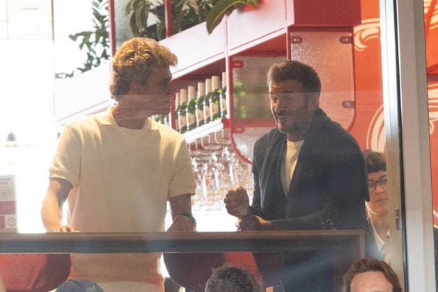 David Beckham and Gustavo Kuerten deep in conversation during the 2026 French Open at Roland Garros, in Paris, France, on June 2, 2026 Jacovides Moreau Bestimage David Beckham and Gustavo Kuerten deep in conversation during the 2026 French Open at Roland Garros, in Paris, France, on June 2, 2026 Paris France  Copyright: xJACOVIDES-BORDE-MOREAUx xBESTIMAGExJACOVIDES-BORDE-MOREAUx xBESTIMAGEx
