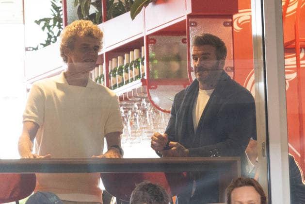 David Beckham and Gustavo Kuerten deep in conversation during the 2026 French Open at Roland Garros, in Paris, France, on June 2, 2026 Jacovides Moreau Bestimage David Beckham and Gustavo Kuerten deep in conversation during the 2026 French Open at Roland Garros, in Paris, France, on June 2, 2026 Paris France  Copyright: xJACOVIDES-BORDE-MOREAUx xBESTIMAGExJACOVIDES-BORDE-MOREAUx xBESTIMAGEx