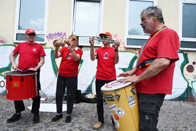 Protest rally by employees of IAV in Berlin BERLIN, GERMANY - JUNE 02: Employees of automotive development services provider IAV take part in a protest rally against job cuts and the closure of parts of the company’s facilities in Berlin, on June 02,2026. Employees at IAV are protesting planned job cuts in Germany expected by mid-2027, including the effective closure of the company’s Berlin site, which would impact around 1,250 employees, according to local media. Vladimir Sindeyev Anadolu Berlin Germany. Editorial use only. Please get in touch for any other usage.  Copyright: x2026xAnadoluxVladimirxSindeyevx