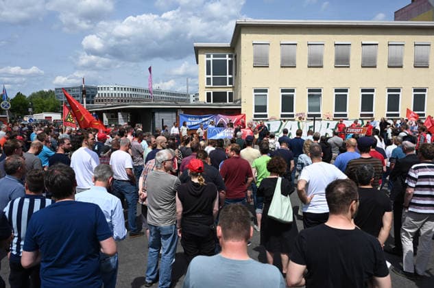 Protest rally by employees of IAV in Berlin BERLIN, GERMANY - JUNE 02: Employees of automotive development services provider IAV take part in a protest rally against job cuts and the closure of parts of the company’s facilities in Berlin, on June 02,2026. Employees at IAV are protesting planned job cuts in Germany expected by mid-2027, including the effective closure of the company’s Berlin site, which would impact around 1,250 employees, according to local media. Vladimir Sindeyev Anadolu Berlin Germany. Editorial use only. Please get in touch for any other usage.  Copyright: x2026xAnadoluxVladimirxSindeyevx