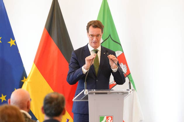Verleihung des Verdienstorden des Landes Nordrhein-Westfalen Ministerpraesident Hendrik Wuest bei seiner Rede bei der Verleihung des Verdienstorden des Landes Nordrhein-Westfalen durch den Ministerpraesidenten in NRW, Duesseldorf, 02.06.2026 Duesseldorf NRW Deutschland *** Awarding of the Order of Merit of the State of North Rhine-Westphalia State Premier Hendrik Wuest during his speech at the awarding of the Order of Merit of the State of North Rhine-Westphalia by the State Premier in NRW, Duesseldorf, 02 06 2026 Duesseldorf NRW Germany