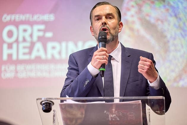 - Wien 02.06.2026 - NEOS Hearing ORF GD Kandidaten- Öffentliches Hearing der Kandidaten für das Amt des ORF-Generaldirektors im ORF-Funkhaus Wien. Insgesamt bewerben sich 13 Kandidaten um die Nachfolge an der Spitze des ORF. 5 von ihnen wurden zu einem öffentlichen Hearing des NEOS Lab eingeladen, um ihre Vorstellungen für die Zukunft des öffentlich-rechtlichen Rundfunks zu präsentieren. PHOTO: Ex-APA-CEO Clemens Pig. Vienna (AUSTRIA) - Candidates for the position of ORF Director General during a public hearing organized by NEOS Lab at the ORF Funkhaus in Vienna. Medienpolitik, Medienreform, Public Service, Digitalisierung, Unabhängigkeit, Medienmanagement, Demokratie, Stiftungsrat, Medienzukunft, Auswahlverfahren, öffentlich recht 