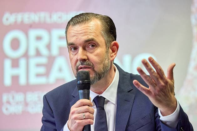 - Wien 02.06.2026 - NEOS Hearing ORF GD Kandidaten- Öffentliches Hearing der Kandidaten für das Amt des ORF-Generaldirektors im ORF-Funkhaus Wien. Insgesamt bewerben sich 13 Kandidaten um die Nachfolge an der Spitze des ORF. 5 von ihnen wurden zu einem öffentlichen Hearing des NEOS Lab eingeladen, um ihre Vorstellungen für die Zukunft des öffentlich-rechtlichen Rundfunks zu präsentieren. PHOTO: Ex-APA-CEO Clemens Pig. Vienna (AUSTRIA) - Candidates for the position of ORF Director General during a public hearing organized by NEOS Lab at the ORF Funkhaus in Vienna. Medienpolitik, Medienreform, Public Service, Digitalisierung, Unabhängigkeit, Medienmanagement, Demokratie, Stiftungsrat, Medienzukunft, Auswahlverfahren, öffentlich recht 