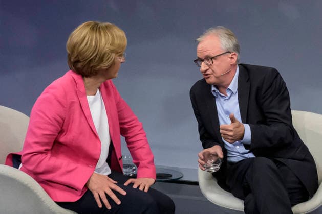 v.l.: Beatrix von Storch, AfD (Bundestagsabgeordnete), Albrecht von Lucke (Publizist und Journalist) im Gespräch, reden, sprechen, GER, Berlin, Studio, zu Gast bei – Maischberger, politische Talkshow, TV, Format, mit Moderatorin – Sandra Maischberger, Das Erste, aus Adlershof – Am Studio 20, 02.06. 2026, *** v l Beatrix von Storch, AfD member of the Bundestag , Albrecht von Lucke publicist and journalist in conversation, talk, talk, GER, Berlin, studio, as a guest on - Maischberger, political talk show, TV, format, with presenter - Sandra Maischberger, Das Erste, from Adlershof - Am Studio 20, 02 06 2026, Copyright: HMBxMedia UwexKoch