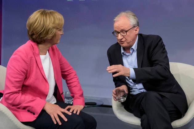 v.l.: Beatrix von Storch, AfD (Bundestagsabgeordnete), Albrecht von Lucke (Publizist und Journalist) im Gespräch, reden, sprechen, GER, Berlin, Studio, zu Gast bei Maischberger, politische Talkshow, TV, Format, mit Moderatorin Sandra Maischberger, Das Erste, aus Adlershof Am Studio 20, 02.06. 2026, *** v l Beatrix von Storch, AfD member of the Bundestag , Albrecht von Lucke publicist and journalist in conversation, talk, talk, GER, Berlin, studio, as a guest on Maischberger, political talk show, TV, format, with presenter Sandra Maischberger, Das Erste, from Adlershof Am Studio 20, 02 06 2026, Copyright: HMBxMedia UwexKoch