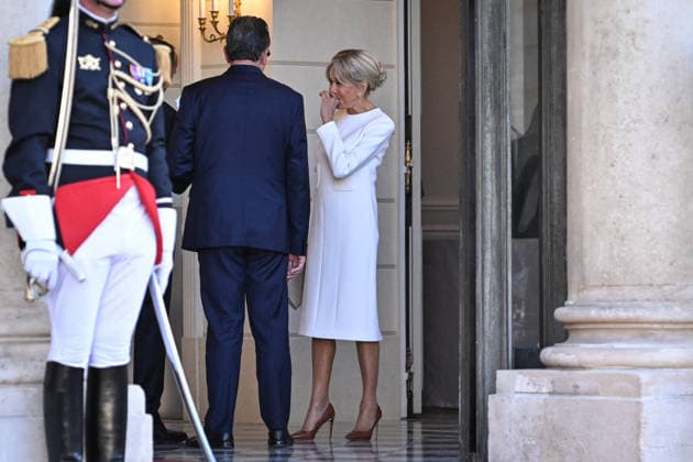 Emmanuel and Brigitte Macron welcome Paul and Jeannette Kagame at the Elysee FA French First Lady Brigitte Macron arrives to welcome Rwanda s President Paul Kagame and his wife Jeannette Kagame at The Elysee Presidential Palace in Paris on June 2, 2026. Photo by Firas Abdullah ABACAPRESS.COM Paris Ile-de-France France  Copyright: xAbdullahxFiras ABACAx