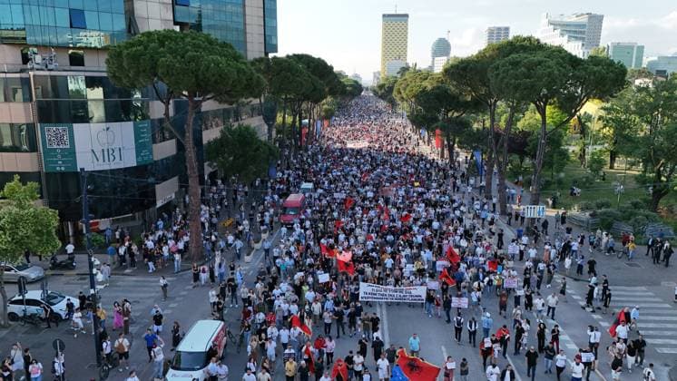 Protests continue in Albania over planned tourism project TIRANA, ALBANIA - JUNE 2: An aerial view of thousands of demonstrators carrying banners and placards gather at Skanderbeg Square as they gather to protest the planned sale of a beach in the Zvernec area of Vlora as part of a tourism development project, in Tirana, Albania on June 2, 2026. Protesters after marched toward the Prime Minister’s Office to voice opposition to the project. Olsi Shehu Anadolu Tirana Albania. Editorial use only. Please get in touch for any other usage.  Copyright: x2026xAnadoluxOlsixShehux