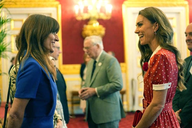 . 02 06 2026. London, United Kingdom. Kate Middleton, the Princess of Wales talks to TV presenter Davina McCall at a reception to mark the 125th anniversary of Cancer Research UK at St.JamesÕs Palace in London.  xPoolx xi-Imagesx IIM-26802-0044