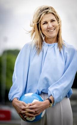Voorburg, The Netherlands, 2026-06-02 14:53:21 VOORBURG, 02-06-2026, Forum Sport Queen Maxima, Honorary Chair of the MIND Us Foundation, kicks off the The Invisible Injury program by the KNVB and Zilveren Kruis at Forum Sport in Voorburg. The aim of the program is to make mental health a topic of discussion in amateur football. Minister Sterk of Long-Term Care, Youth and Sport is attending the visit. The visit takes place during Mental Health Week. PHOTO: NLBeeld Credit: NL Beeld Patrick van Emst  Copyright: xx x