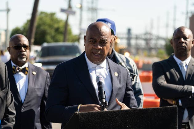 June 2, 2026, Newark, New Jersey, United States: Newark Mayor RAS BARAKA speaks to members of the press during a press conference. BARAKA would announce that the city will be filing a lawsuit against the operators of Delaney Hall to close the detention center due to reports of health and safety concerns. Newark United States  - ZUMAf193 20260602_znp_f193_014 Copyright: xDerekxFrenchx