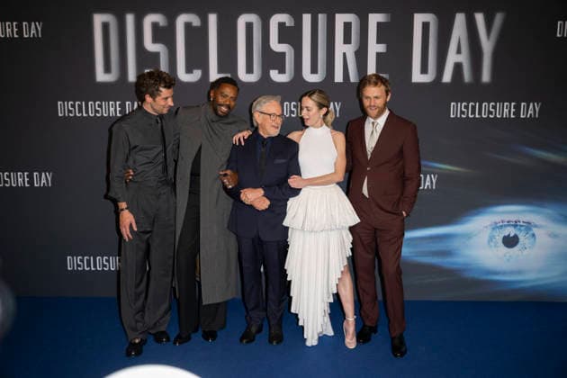 Photocall Disclosure Day in Paris Director Steven Spielberg and cast members Emily Blunt, Colman Domingo, Josh O Connor and Wyatt Russell pose during a photocall for the premiere of the film Disclosure Day in Paris, France, June 2, 2026. Photo by Eliot Blondet ABACAPRESS.COM Paris France France  Copyright: xBlondetxEliot ABACAx