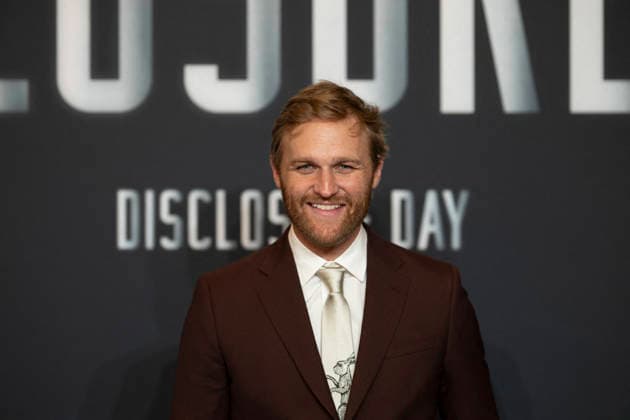 Photocall Disclosure Day in Paris Wyatt Russell poses during a photocall for the premiere of the film Disclosure Day in Paris, France, June 2, 2026. Photo by Eliot Blondet ABACAPRESS.COM Paris France France  Copyright: xBlondetxEliot ABACAx