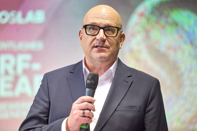 - Wien 02.06.2026 - NEOS Hearing ORF GD Kandidaten- Öffentliches Hearing der Kandidaten für das Amt des ORF-Generaldirektors im ORF-Funkhaus Wien. Insgesamt bewerben sich 13 Kandidaten um die Nachfolge an der Spitze des ORF. 5 von ihnen wurden zu einem öffentlichen Hearing des NEOS Lab eingeladen, um ihre Vorstellungen für die Zukunft des öffentlich-rechtlichen Rundfunks zu präsentieren. PHOTO: Ex-HBO-MAX-Manager Johannes Larcher. Vienna (AUSTRIA) - Candidates for the position of ORF Director General during a public hearing organized by NEOS Lab at the ORF Funkhaus in Vienna. Medienpolitik, Medienreform, Public Service, Digitalisierung, Unabhängigkeit, Medienmanagement, Demokratie, Stiftungsrat, Medienzukunft, Auswahlverfahren, öffe 