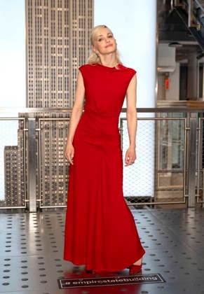 June 2, 2026, New York, Ny, United States: Anna Faris visits the Empire State Building to Celebrate the Release of Scary Movie Held at Empires State Building in New York. Zuma Press June 2, 2026. New York United States  - ZUMAp281 20260602_zea_p281_024 Copyright: xPhotoxImagexPressx