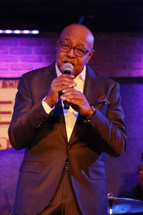 Singer Peabo Bryson Performed live music at the City Winery in Philadelphia Singer Peabo Bryson performed live music at the City Winery Bar & Restaurant in Philadelphia. on 01 23 2025, Credit:William T. Wade Jr. Photography William Wade Jr.) - B6767 Avalon usa, PA, Philadelphia, City Winery Bar & Restaurant  Copyright: xWilliamxT.xWadexJr. Photographyx xWilliamxWadexJr.)x-xB6767x xAvalonx PCN_OBIT_Peabo_Bryson_957093968