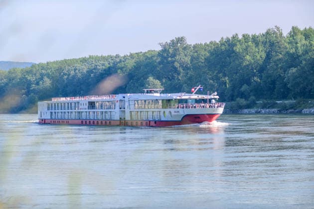 asten, austria, 02 june 2026, cruise ship bolero ion the danube river *** asten, österreich, 02. juni 2026, kreuzfahrtschiff bolero ion auf der donau Copyright: xx