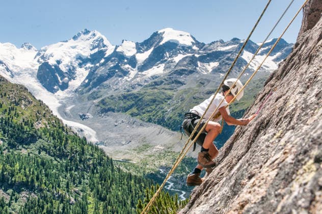 junge,klettern,jungen ** boy,climbing,boys 6z6-gji ,model released, Symbolfoto