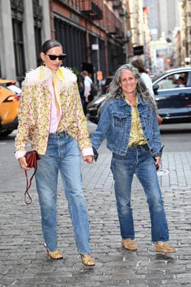 Jenna Lyons Real Housewives of New York and her partner Cass Bird all smiles holding hands in Soho New York Featuring: Jenna Lyons, Cass Bird Where: New York City, New York, United States When: 03 Jun 2026 Credit: Elder Ordonez INSTARimages EDITORIAL USE ONLY. NOT FOR USE BY NEWSPAPERS BASED IN THE UK. Copyright: xx instar55744084