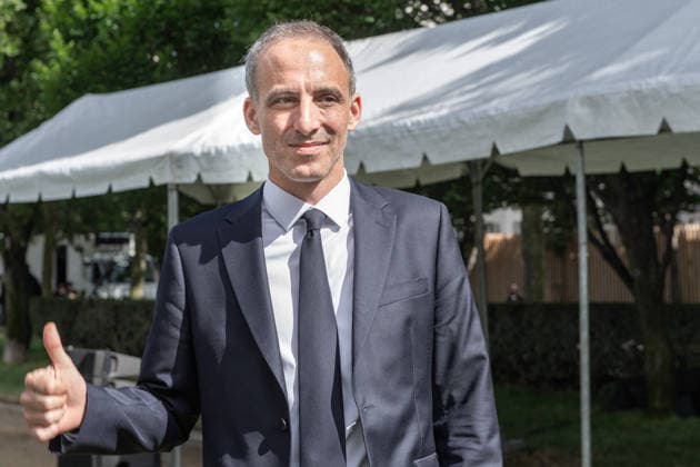 Emmanuel Macron Honors Tutsi Genocide Victims - Paris Raphael Glucksmann attends the inauguration of the memorial named L Archive in tribute to the victims of the genocide perpetrated against the Tutsi in Rwanda, with French President Emmanuel Macron and Rwandan President Paul Kagame on the Esplanade Habib-Bourguiba in Paris, France on June 2, 2026. Photo by Isa Harsin Pool ABACAPRESS.COM Paris Ile-de-France France  Copyright: xHarsinxIsa Pool ABACAx