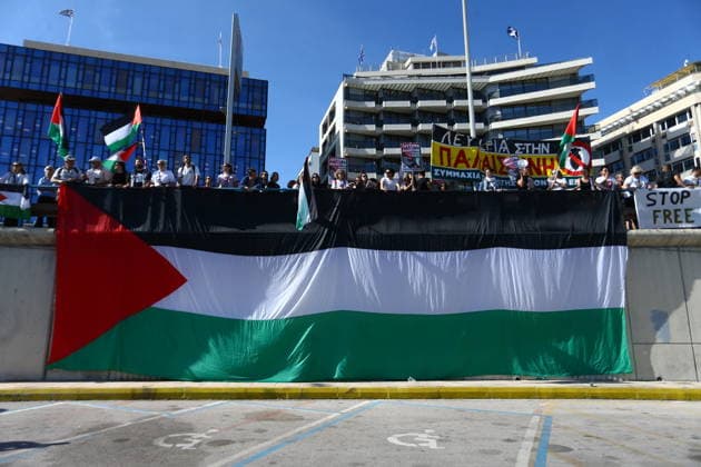 June 3, 2026, Piraeus, Greece: Demonstrators gather at the port of Piraeus to protest the arrival of a cruise ship carrying Israeli tourists. Protesters expressed solidarity with Palestinians and opposition to IsraelÃ¢â‚¬â ¢s military operations in Gaza, holding banners and chanting slogans as the vessel docked in GreeceÃ¢â‚¬â ¢s largest port. Piraeus Greece  - ZUMAv62_ 20260603_zaf_v62_018 Copyright: xAristidisxVafeiadakisx