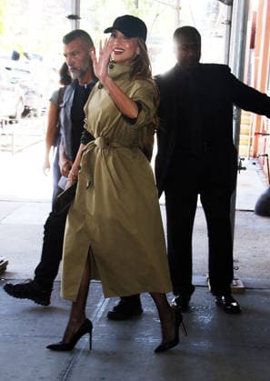 Jennifer Lopez spotted using the Subway F line, her latest movie for Netflix Office Romance which she has been promoting Featuring: Jennifer Lopez Where: New York City, New York, United States When: 02 Jun 2026 Credit: Roger Wong INSTARimages EDITORIAL USE ONLY. NOT FOR USE BY NEWSPAPERS BASED IN THE UK. Copyright: xx instar55744583